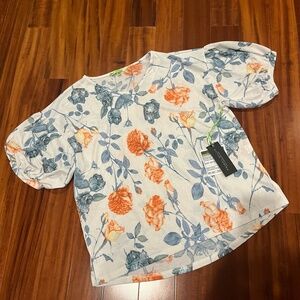 New NWT Trisha Tyler White Floral Blouse Puff Sleeves Crew Neck Size Medium